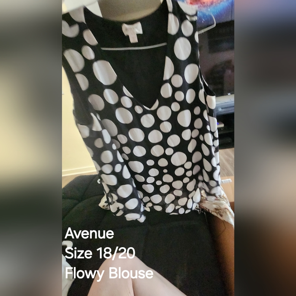 18/20 Sleeveless Blouse